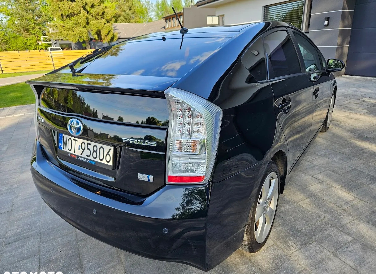 Toyota Prius cena 35800 przebieg: 340000, rok produkcji 2011 z Pionki małe 301